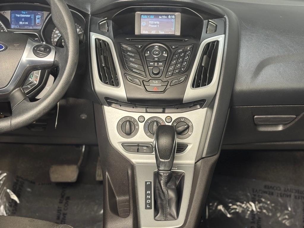 Ford Focus SE Sedan 2012