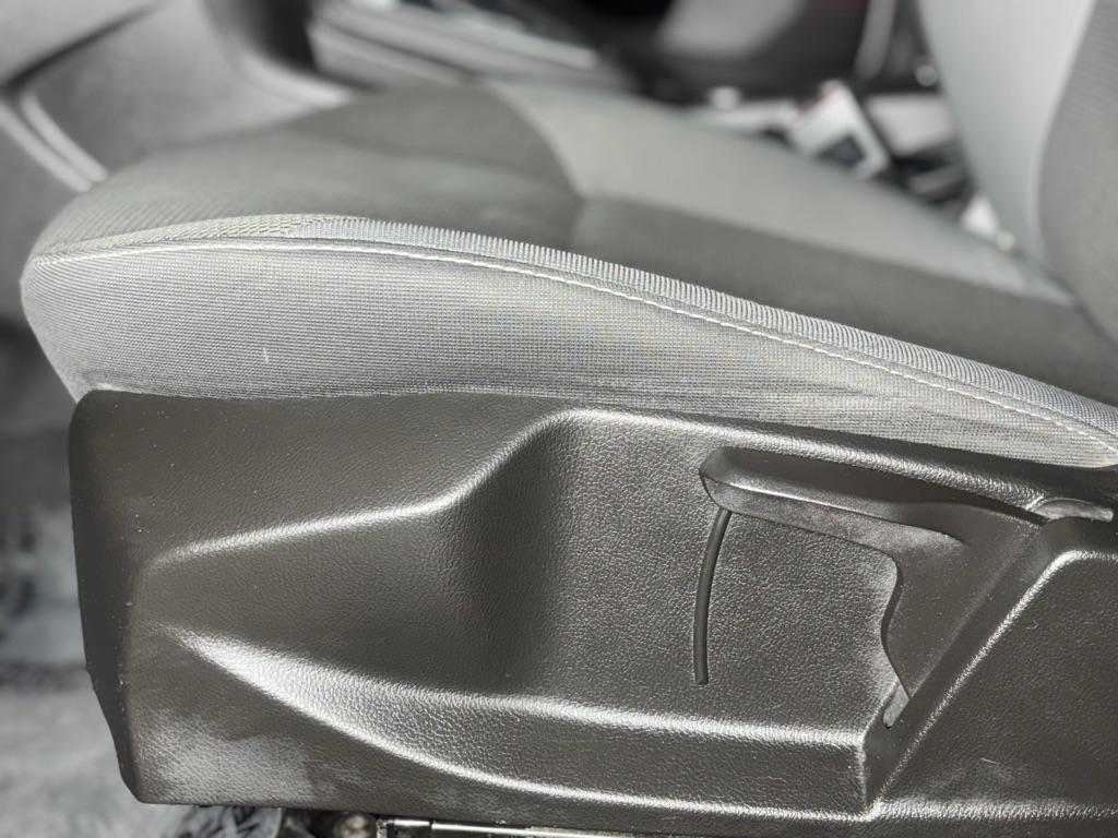 Ford Focus SE Sedan 2012