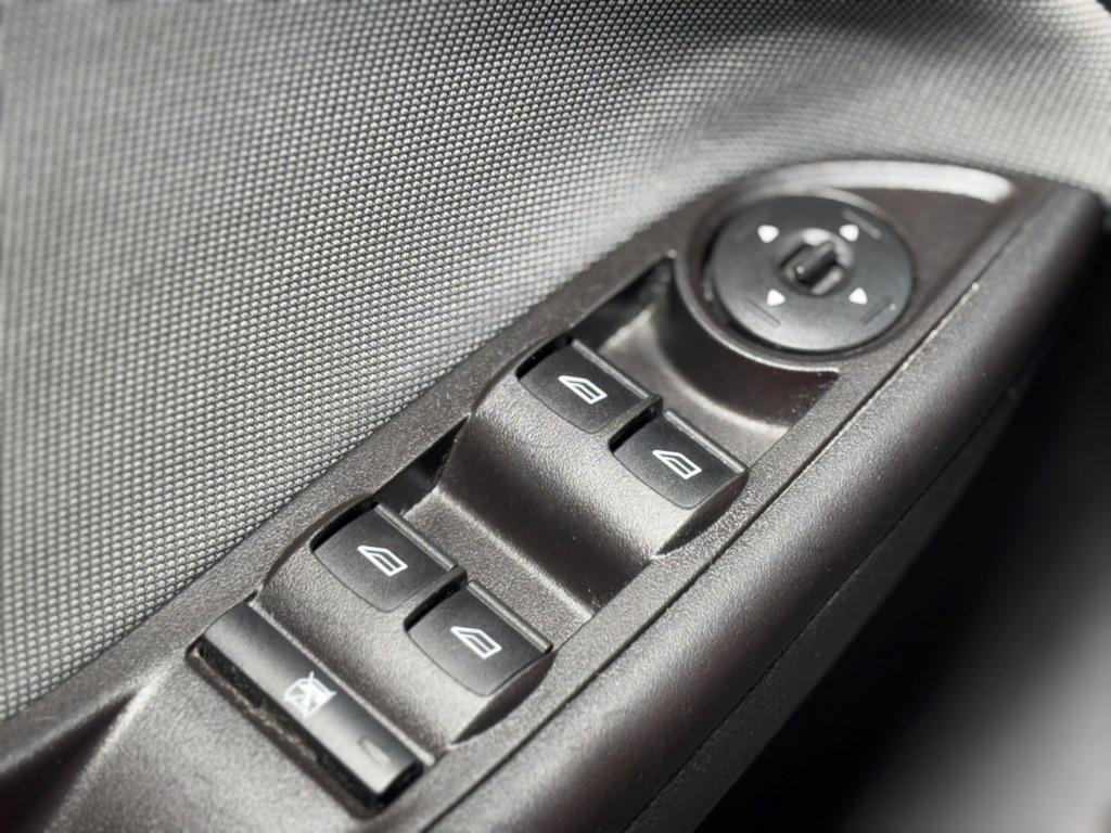 Ford Focus SE Sedan 2012