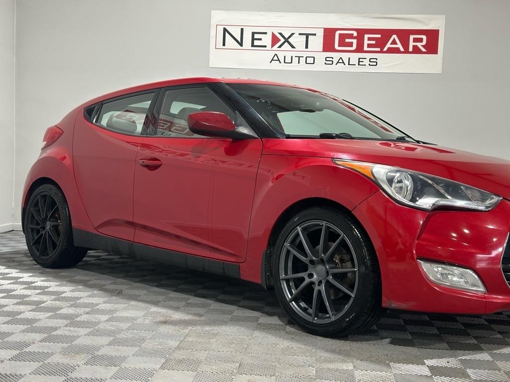 Hyundai Veloster Base 2013