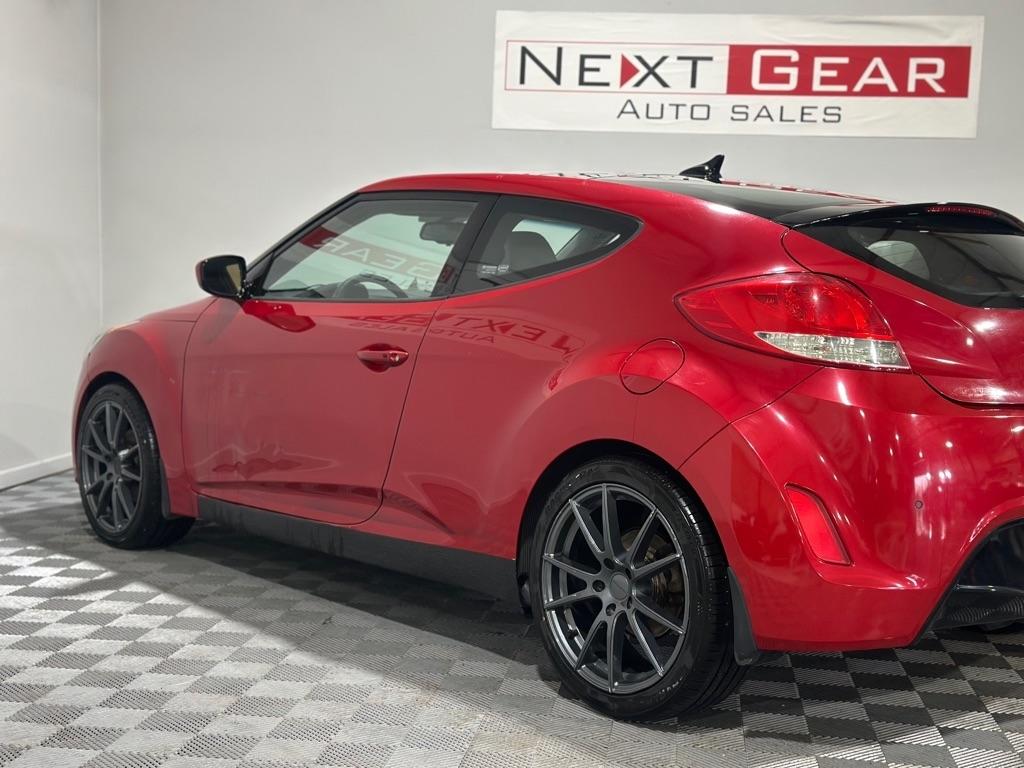 Hyundai Veloster Base 2013