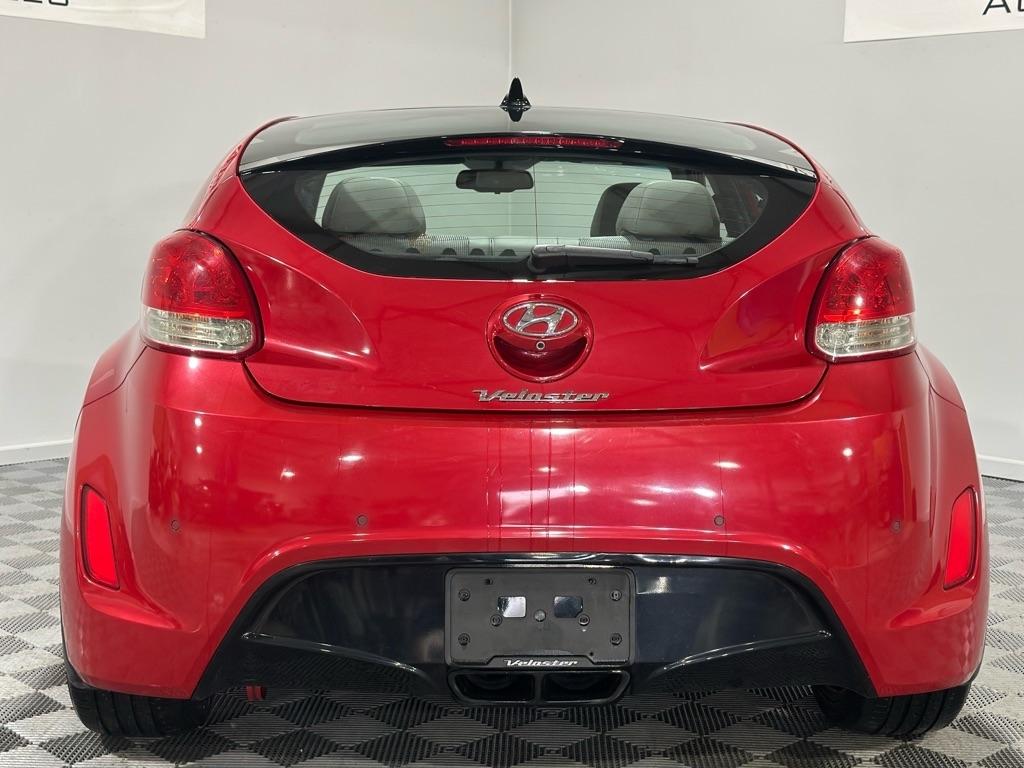 Hyundai Veloster Base 2013