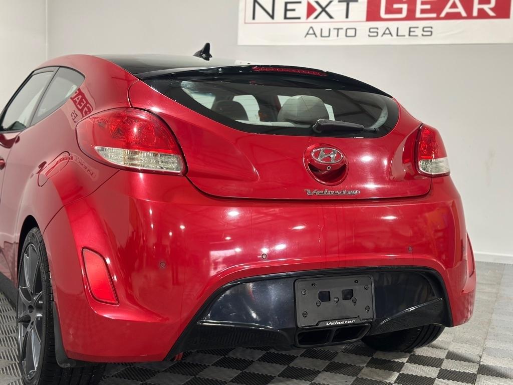 Hyundai Veloster Base 2013