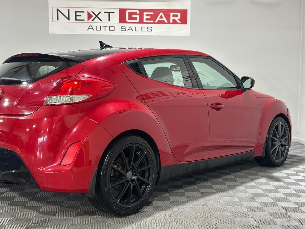Hyundai Veloster Base 2013