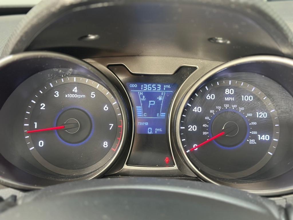 Hyundai Veloster Base 2013