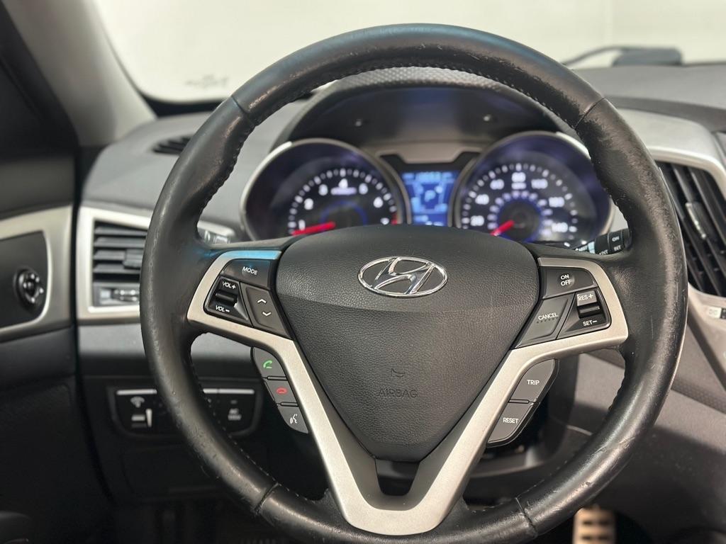 Hyundai Veloster Base 2013