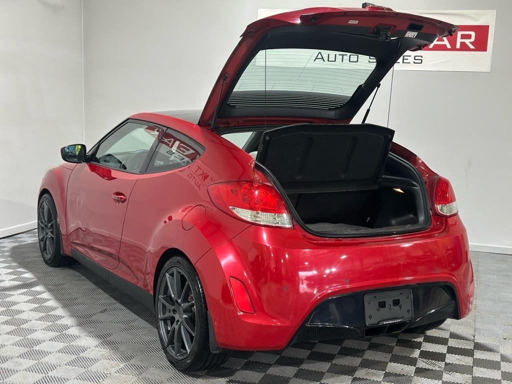 Hyundai Veloster Base 2013