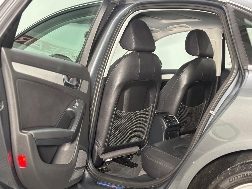 Audi A4 2.0T Premium quattro Sedan AWD 8A 2016