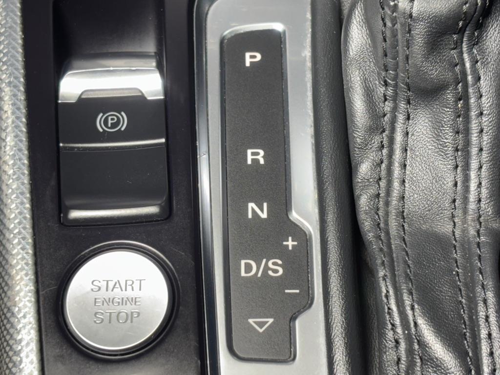 Audi A4 2.0T Premium quattro Sedan AWD 8A 2016