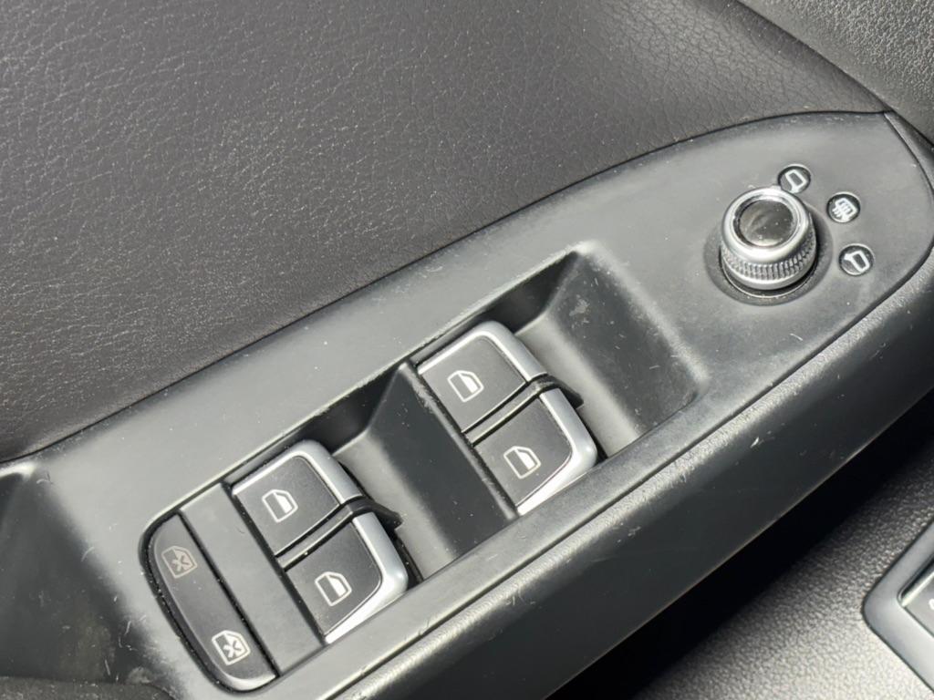 Audi A4 2.0T Premium quattro Sedan AWD 8A 2016