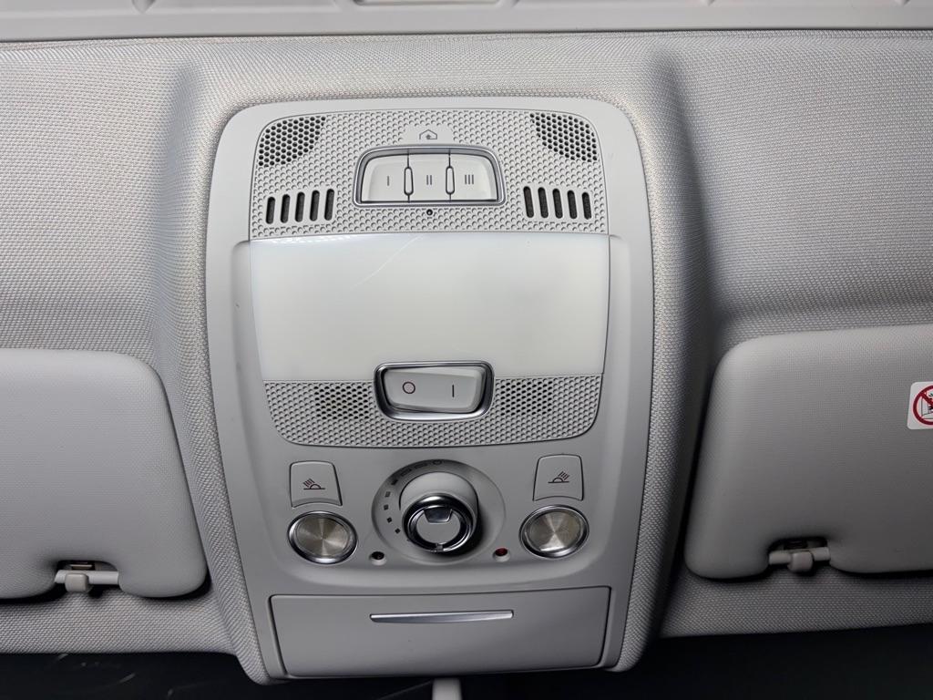 Audi A4 2.0T Premium quattro Sedan AWD 8A 2016