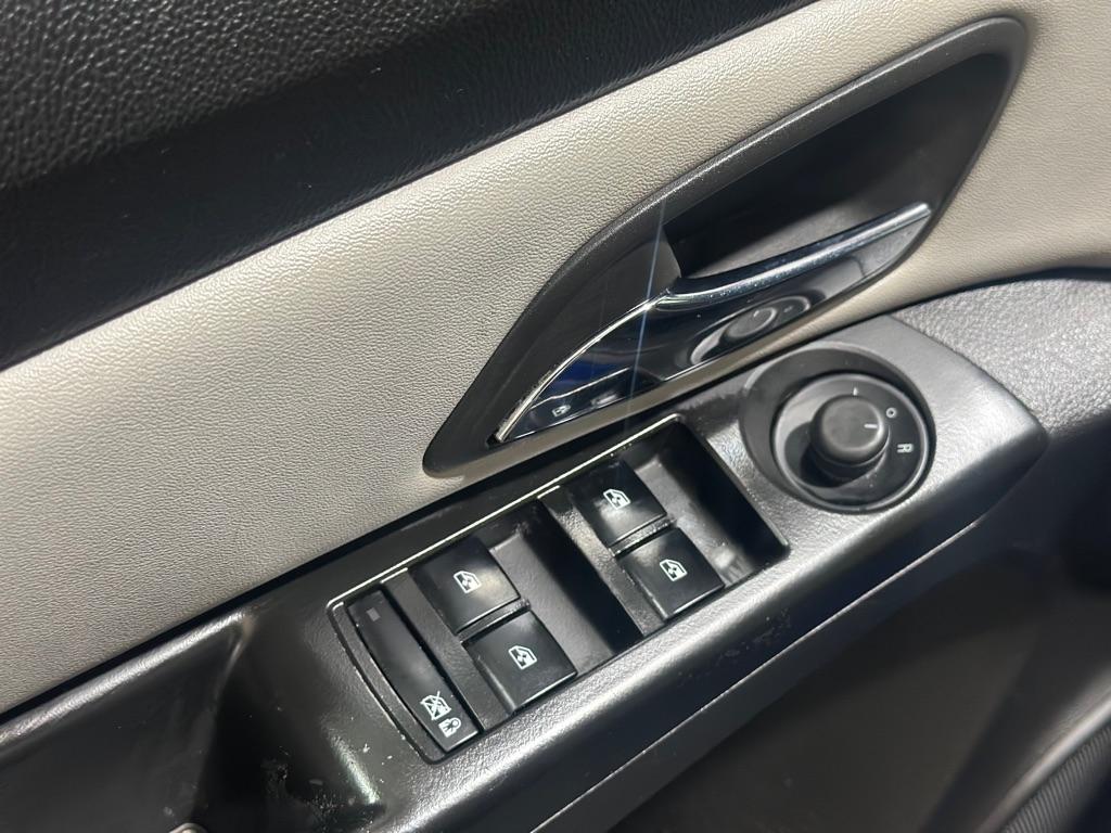 Chevrolet Cruze LS Auto 2013