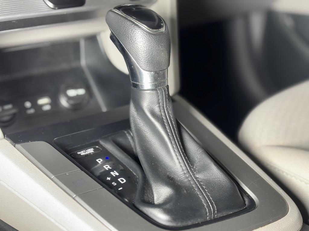 Hyundai Elantra Limited 2019