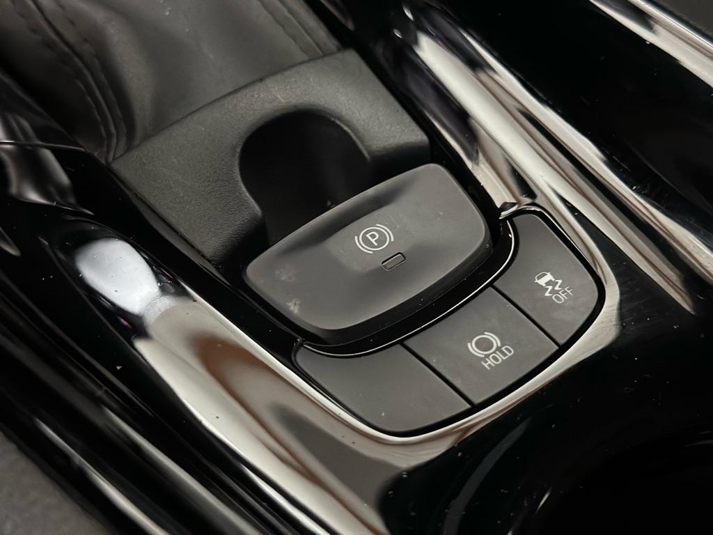 Toyota C-HR XLE 2021