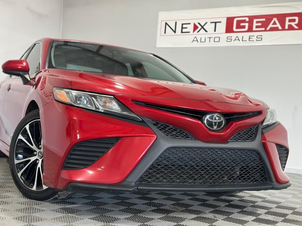 Toyota Camry SE 2020