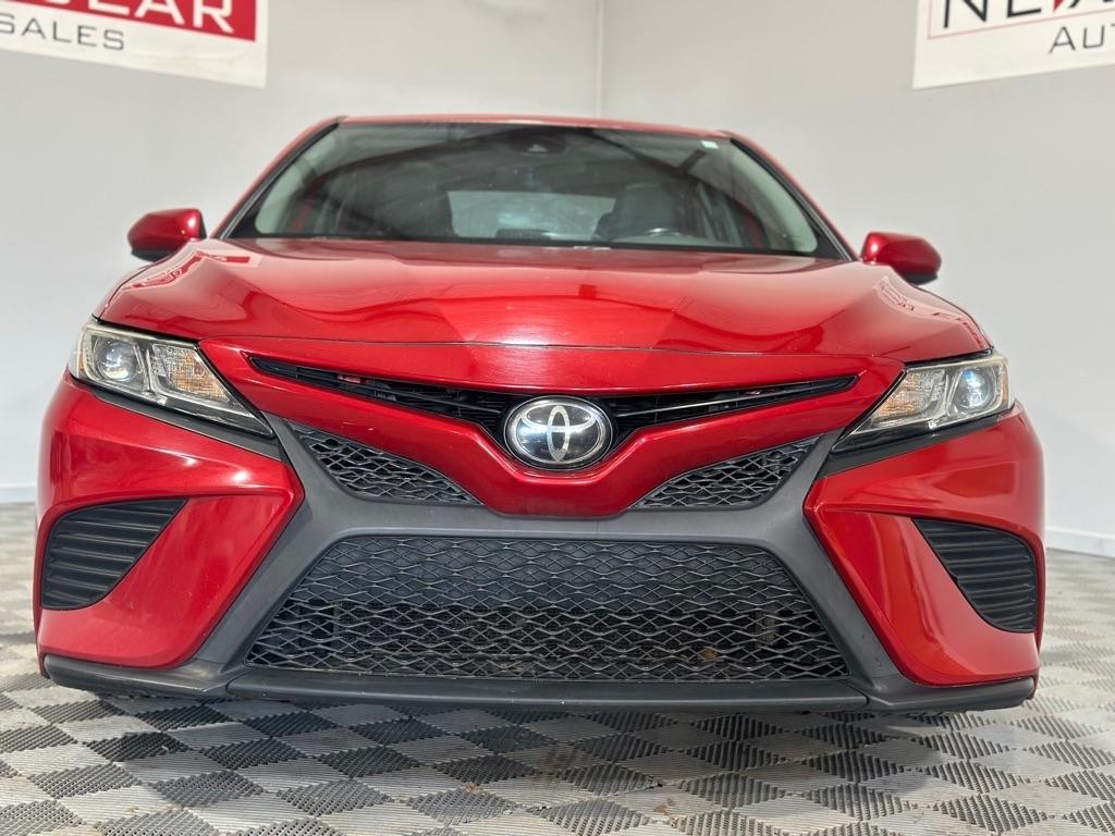 Toyota Camry SE 2020