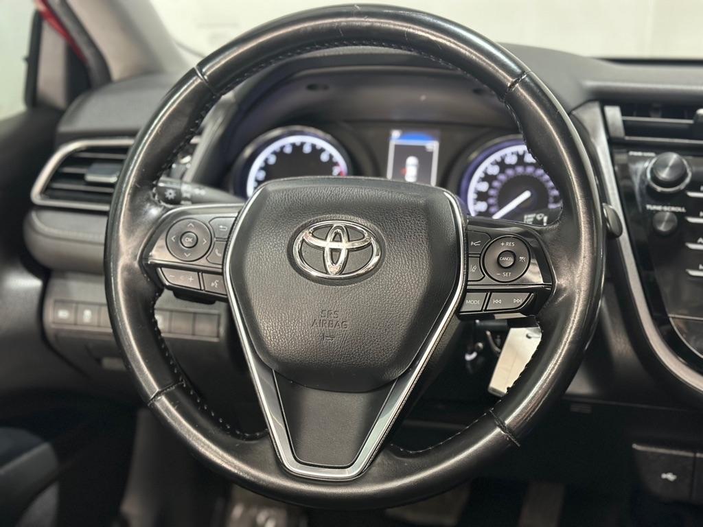 Toyota Camry SE 2020