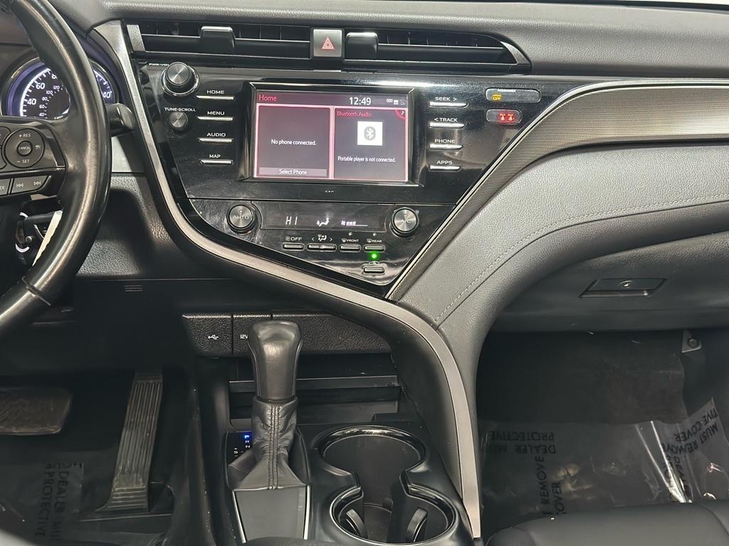 Toyota Camry SE 2020