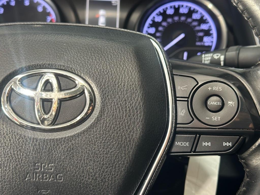 Toyota Camry SE 2020