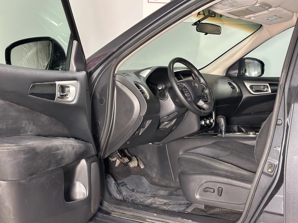 Nissan Pathfinder S 4WD 2013