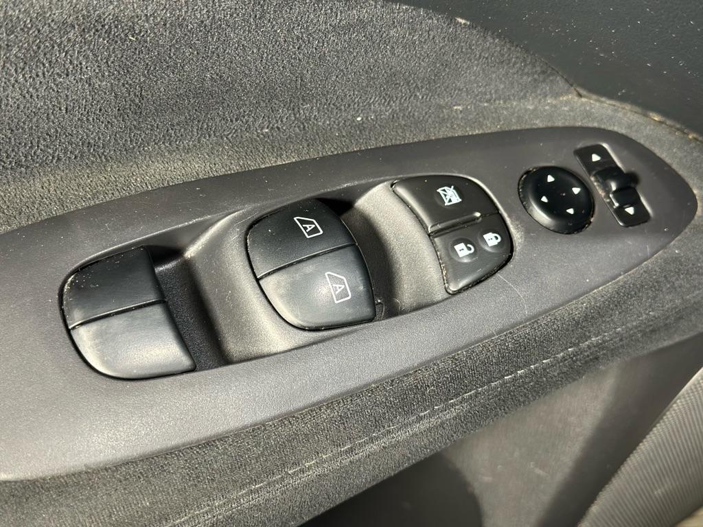 Nissan Pathfinder S 4WD 2013