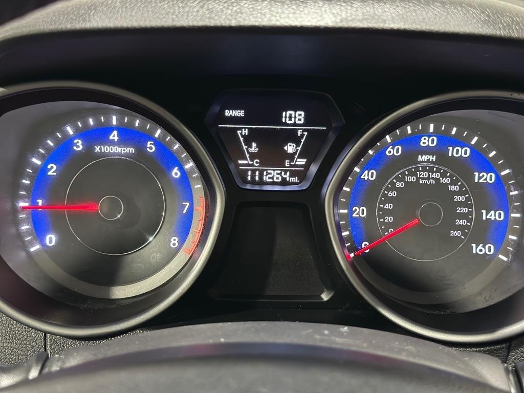 Hyundai Elantra SE 6AT 2015