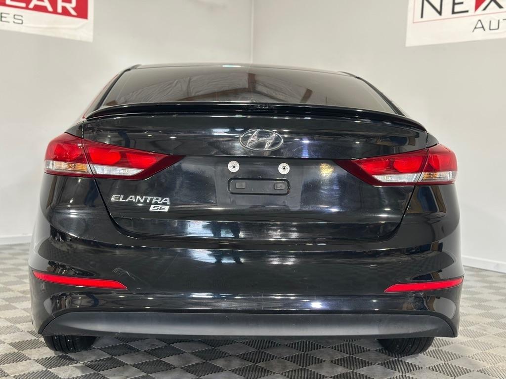 Hyundai Elantra SE 6AT 2018