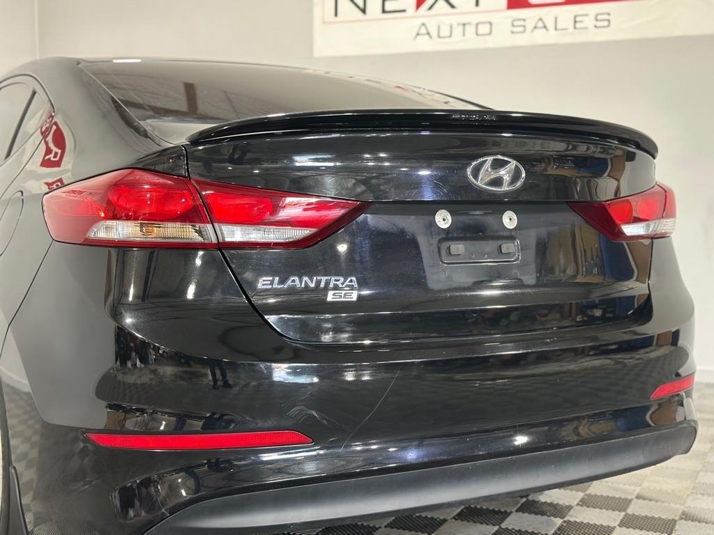 Hyundai Elantra SE 6AT 2018