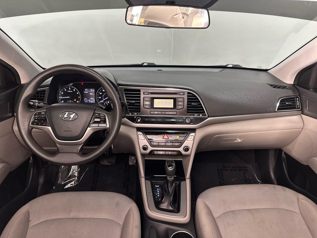 Hyundai Elantra SE 6AT 2018