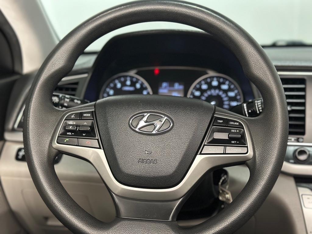Hyundai Elantra SE 6AT 2018