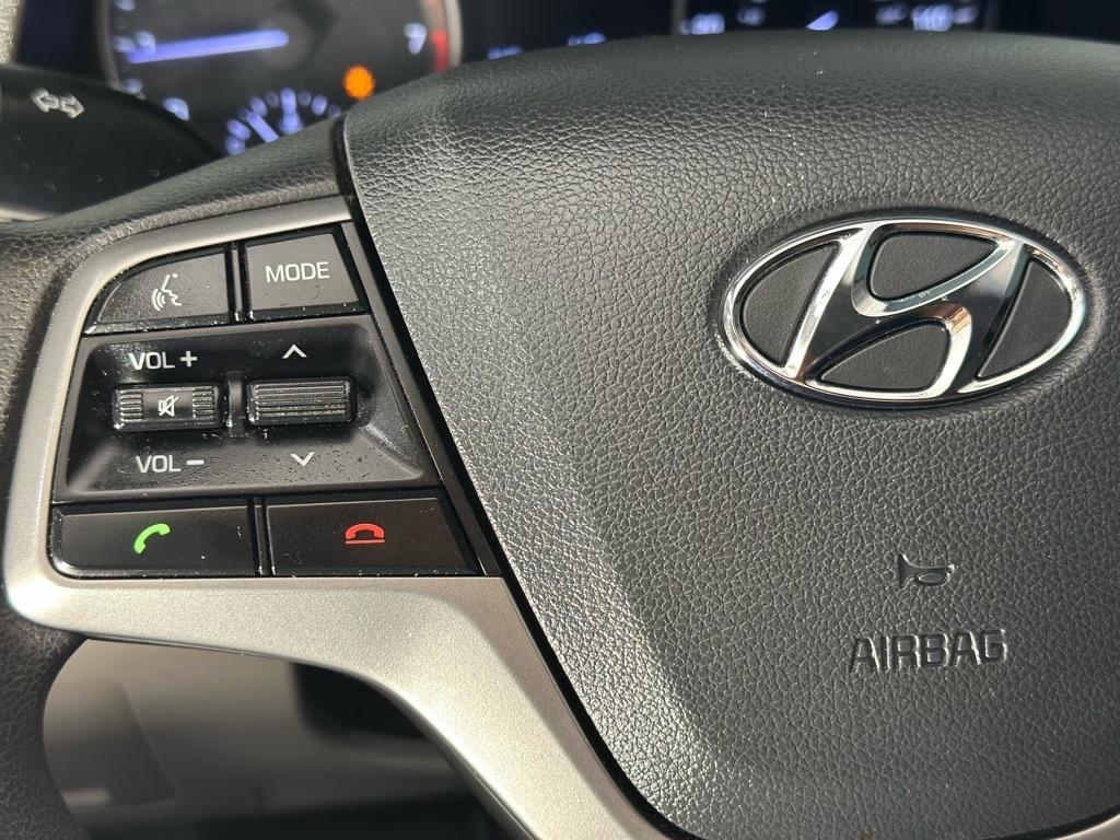 Hyundai Elantra SE 6AT 2018