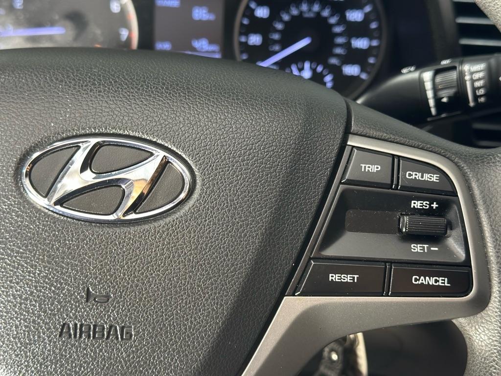 Hyundai Elantra SE 6AT 2018