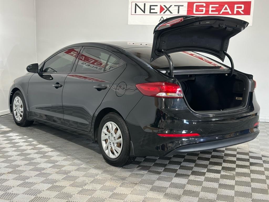 Hyundai Elantra SE 6AT 2018
