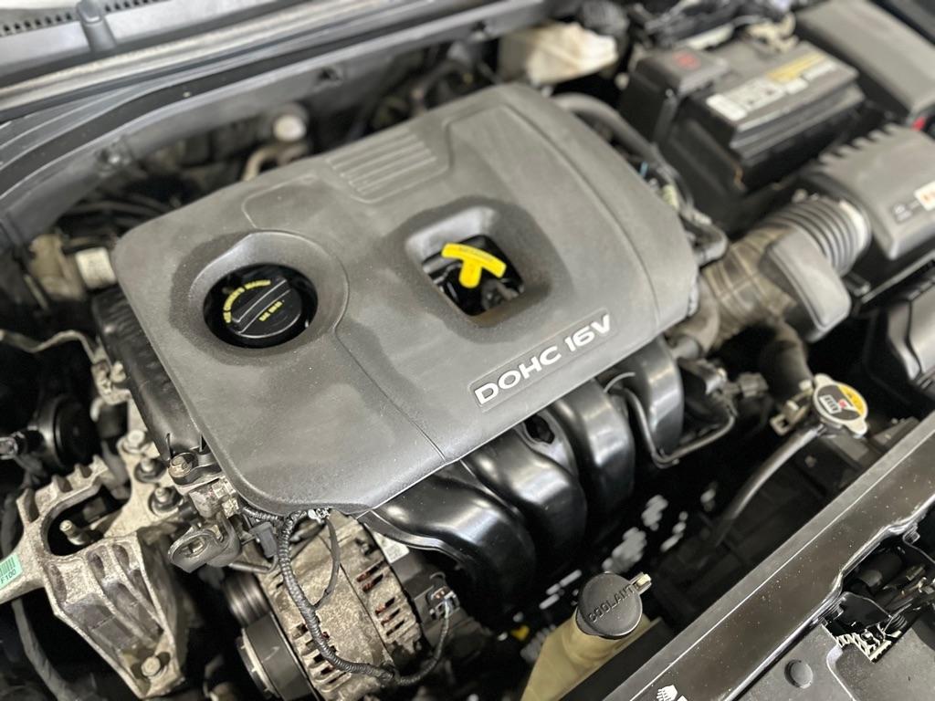 Hyundai Elantra SE 6AT 2018