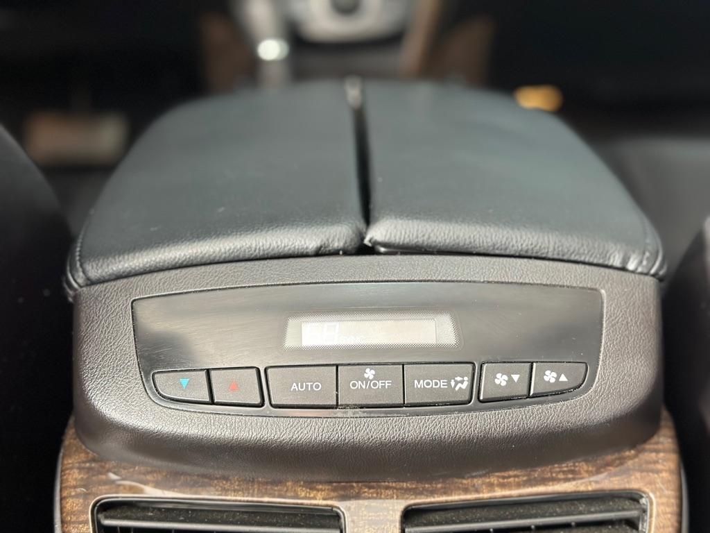 Acura MDX 6-Spd AT w/Tech Package 2011