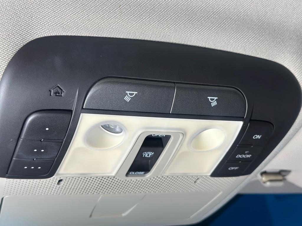 Acura MDX 6-Spd AT w/Tech Package 2011