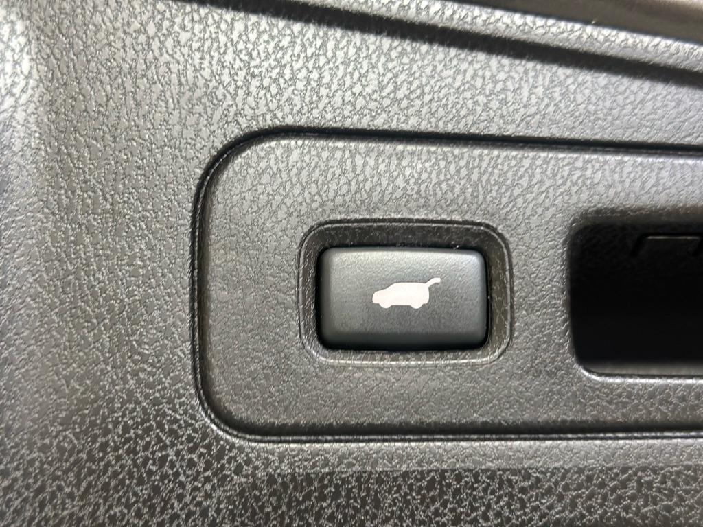 Acura MDX 6-Spd AT w/Tech Package 2011