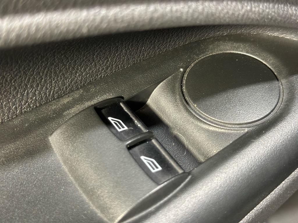 Ford Transit Connect Cargo Van XL SWB w/Rear Liftgate 2016