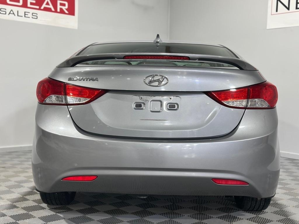Hyundai Elantra GLS M/T 2013