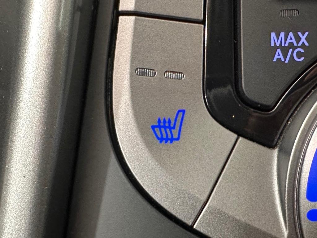 Hyundai Elantra GLS M/T 2013