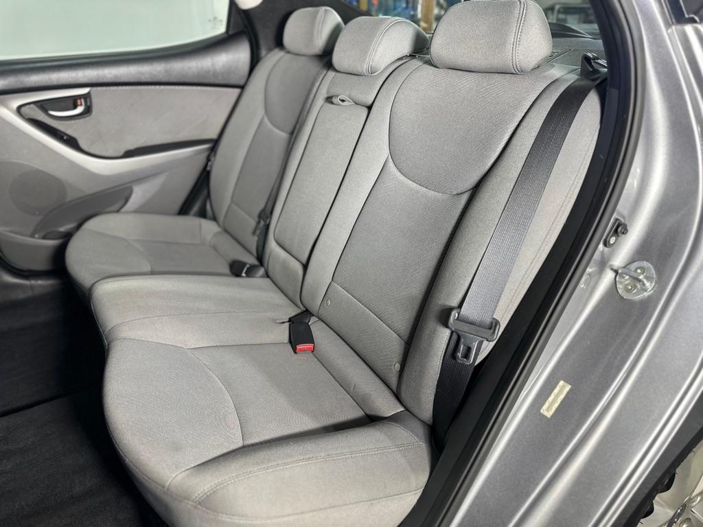 Hyundai Elantra GLS M/T 2013