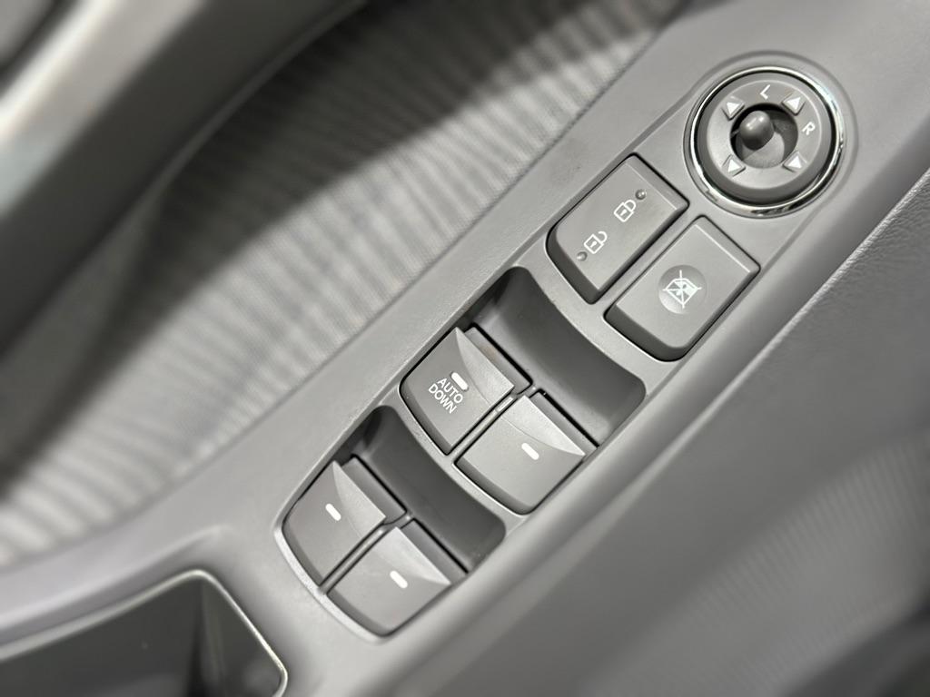 Hyundai Elantra GLS M/T 2013