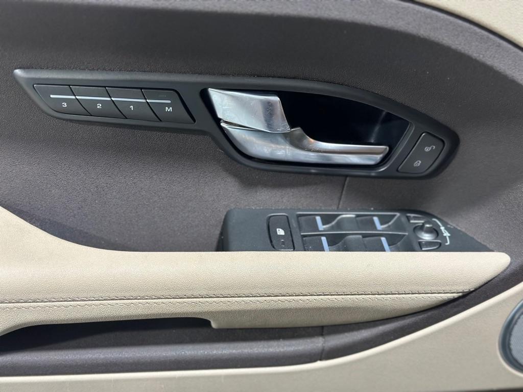 Land Rover Range Rover Evoque Pure Plus 5-Door 2013