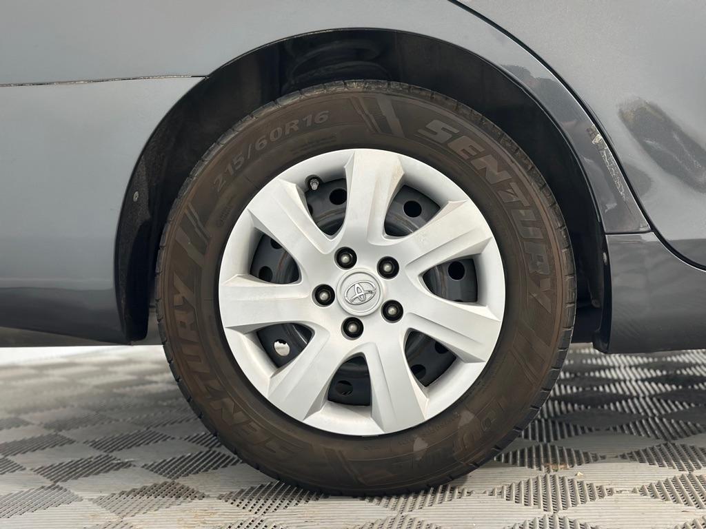 Toyota Camry SE 6-Spd MT 2010