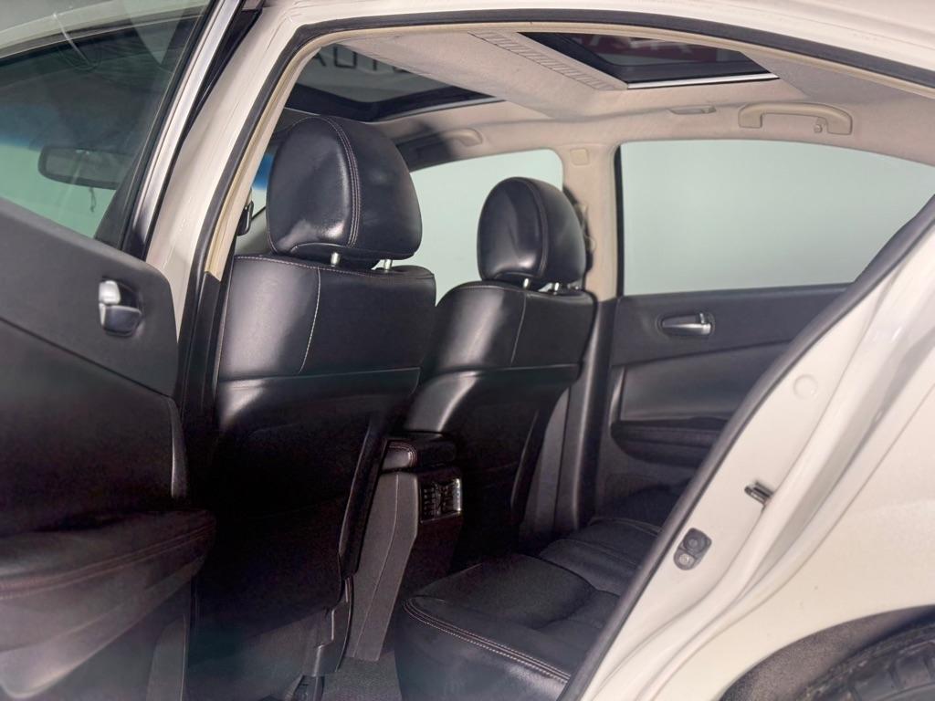 Nissan Maxima S 2009
