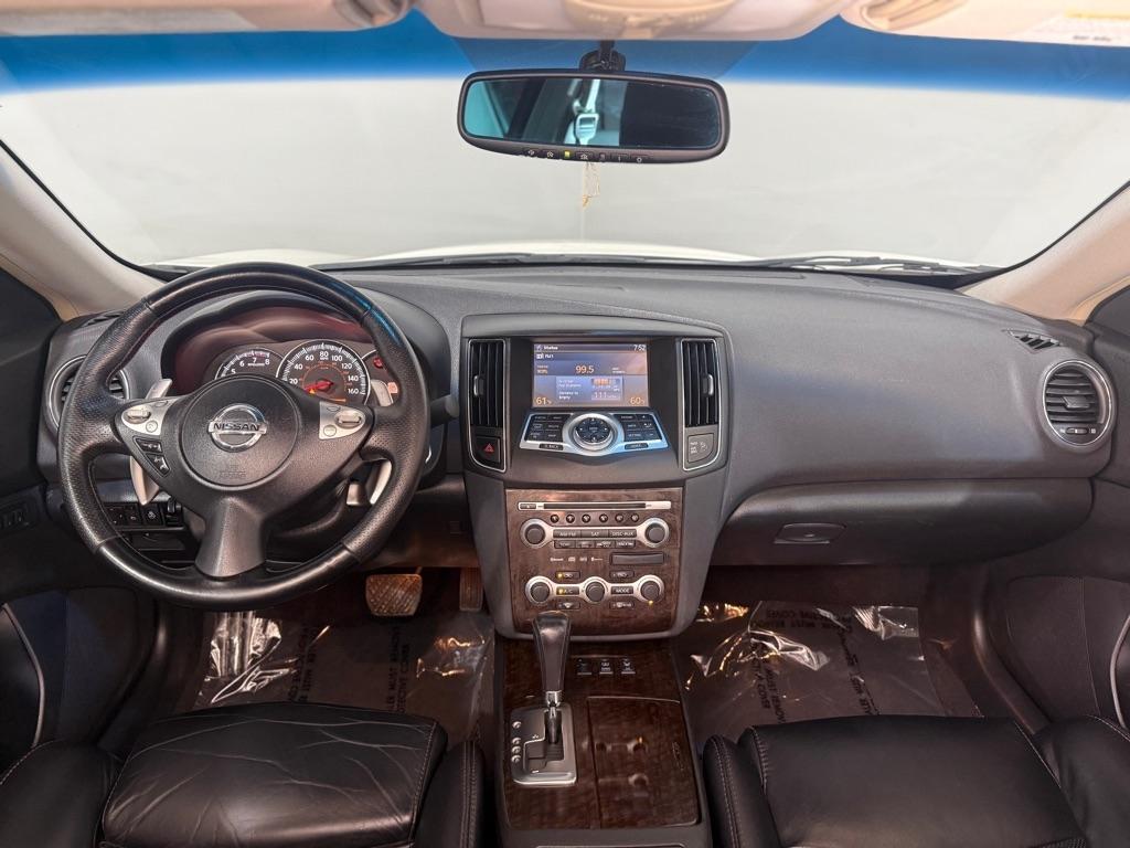 Nissan Maxima S 2009