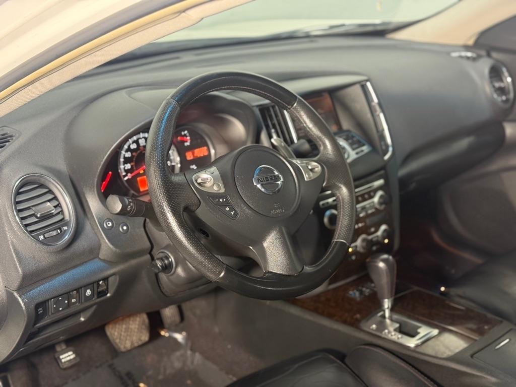 Nissan Maxima S 2009