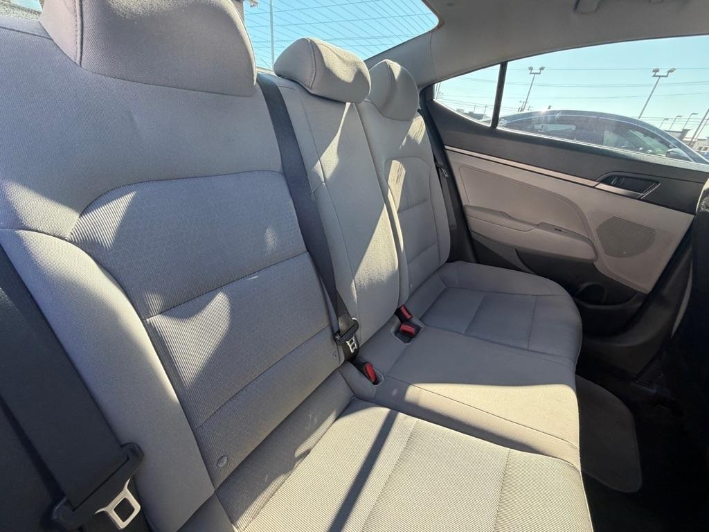 Hyundai Elantra SE 6AT 2017