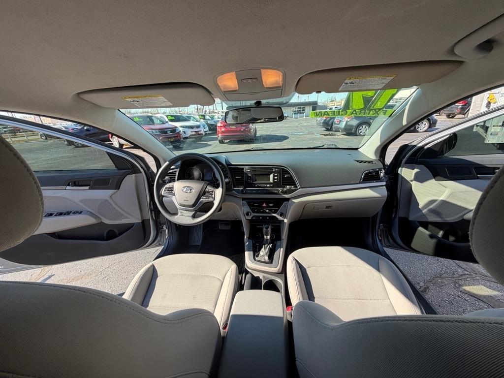 Hyundai Elantra SE 6AT 2017