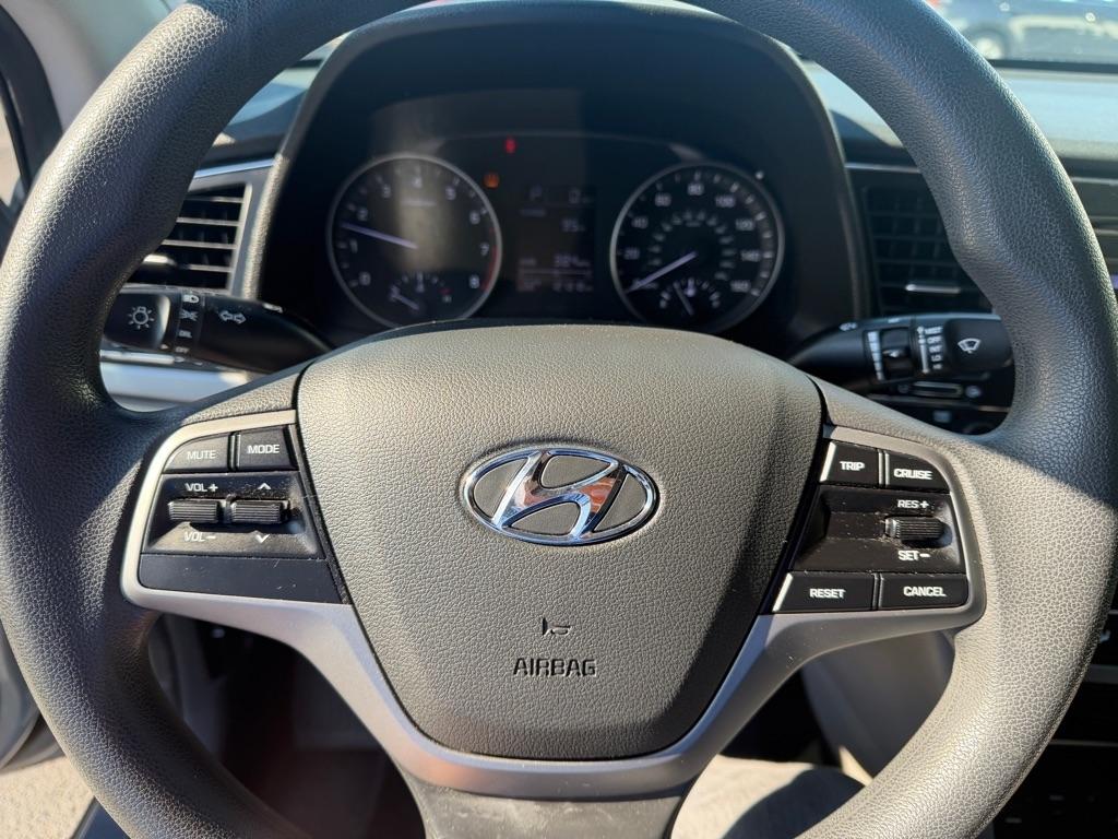 Hyundai Elantra SE 6AT 2017